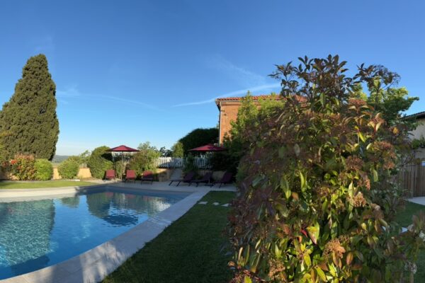 La magnifique piscine au sel